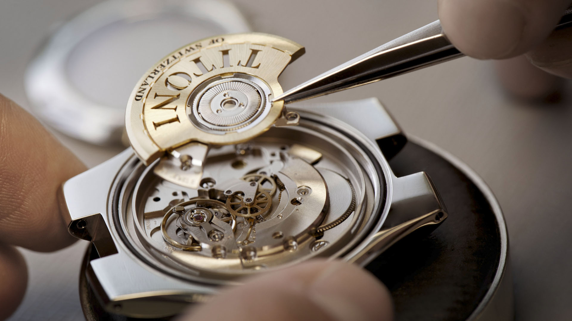 雷达售后电话服务（雷达手表无法上弦）